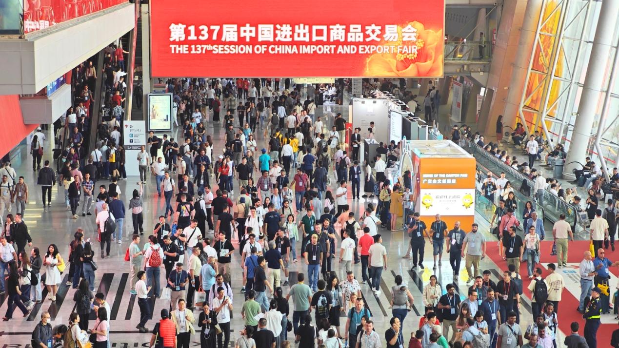 Kaliteyi Geliştirmek, Yeni Ufuklara Yelken Açmak — Jiayue'nin 2025 Kanton Fuarı'ndaki Başarılı Yolculuğu！